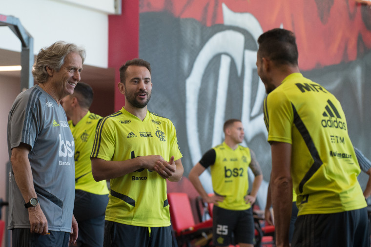 EX-FLAMENGO REVELA QUE JORGE JESUS FEZ AMEAÇAS AO ELENCO DO FLAMENGO EM 2019